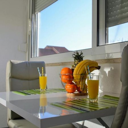 Mihaela Studio Apartmans 150M Near The Beach คาชเตลา ภายนอก รูปภาพ